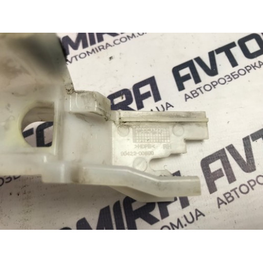 Кронштейн дверей передніх правих Hyundai i30 2007-2012 9042200500